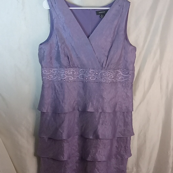 R &M Richard's lavender formal beaded dress size 18 - Picture 2 of 7
